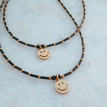 Black-Smile-Necklace-3